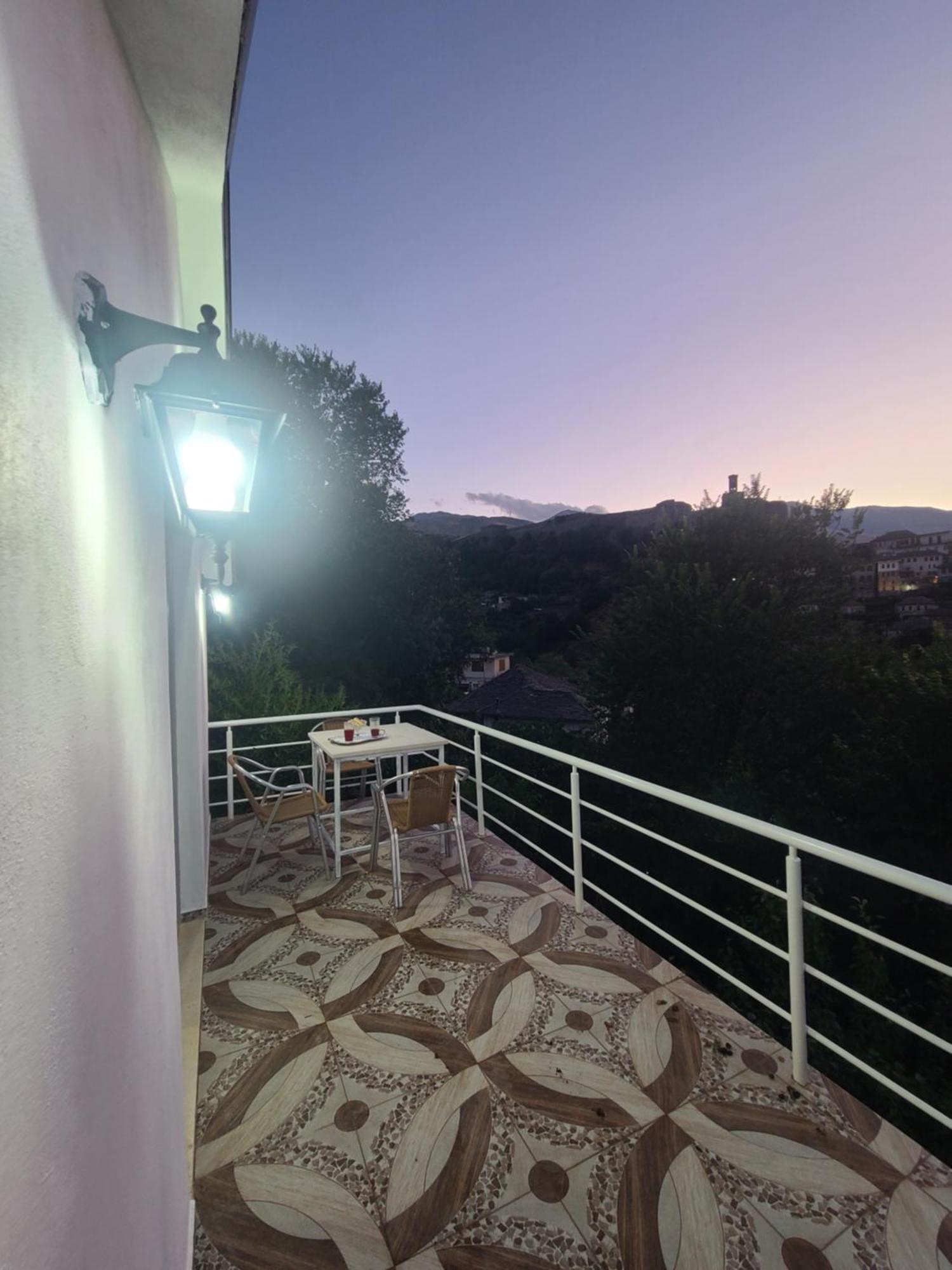 Guest House Argjiro Castle Gjirokaster Exterior photo